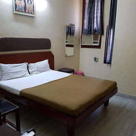 Sri Sai Residency Hotel Tirupati Buitenkant foto