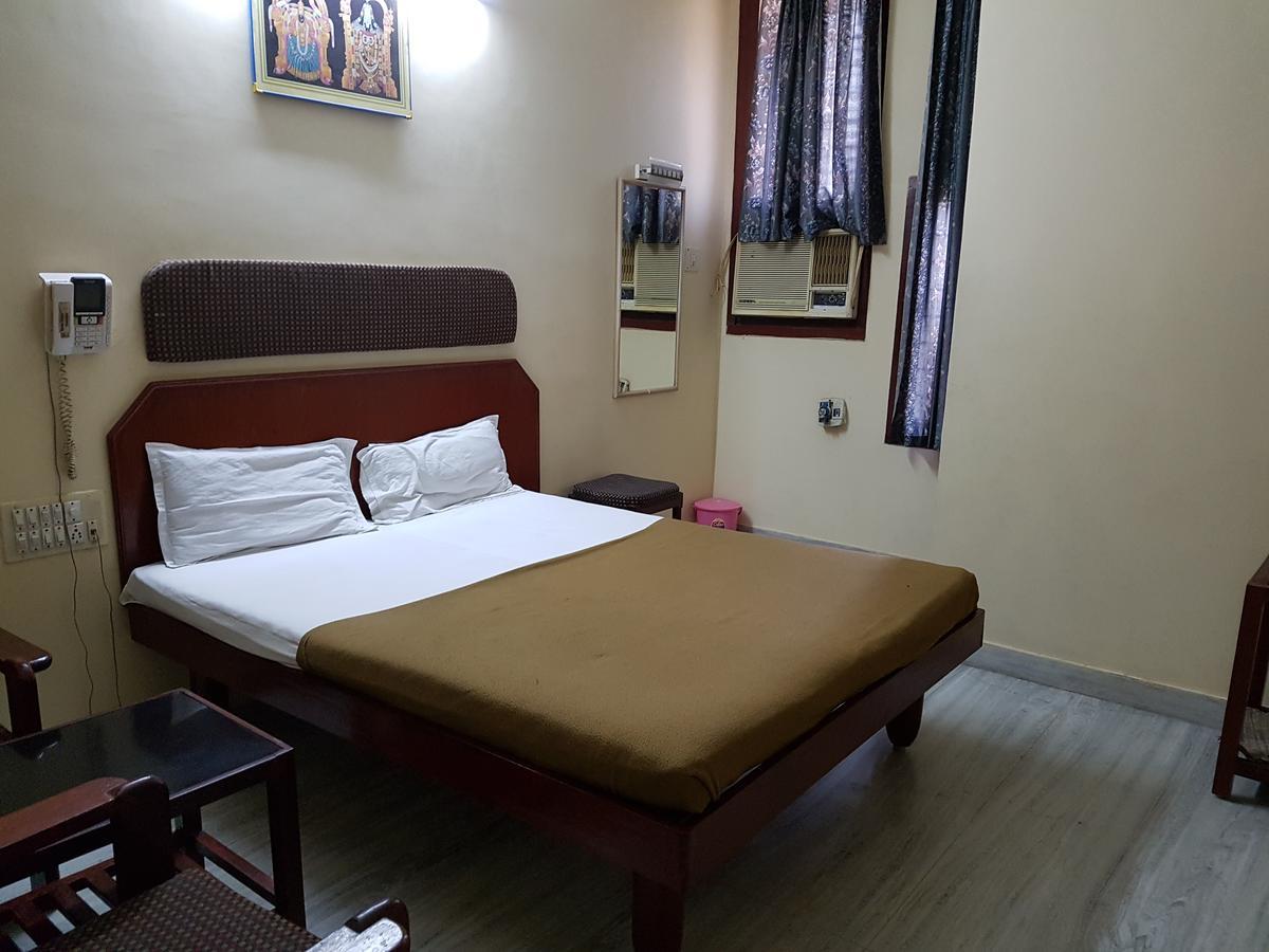 Sri Sai Residency Hotel Tirupati Buitenkant foto
