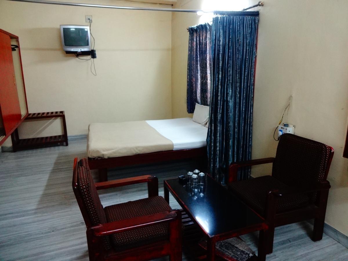 Sri Sai Residency Hotel Tirupati Buitenkant foto