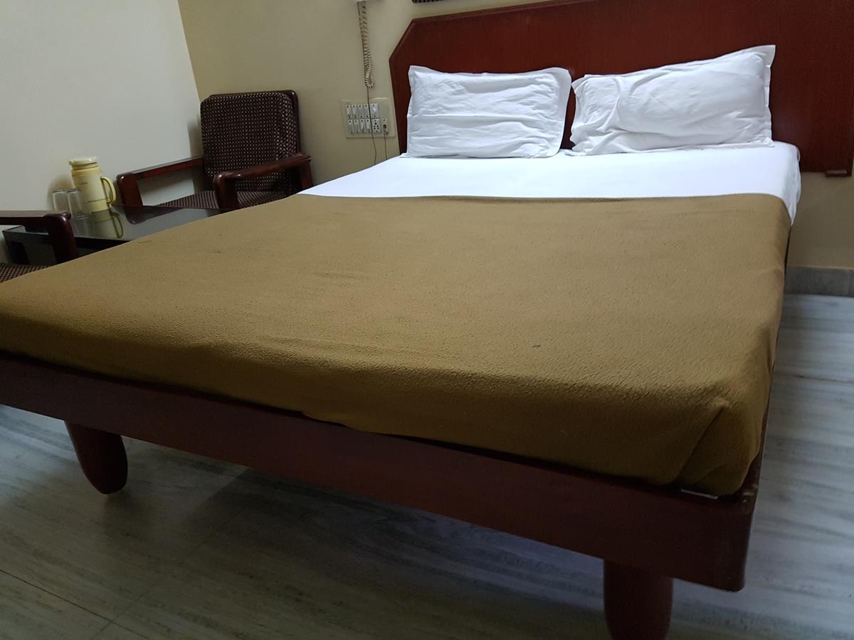 Sri Sai Residency Hotel Tirupati Buitenkant foto