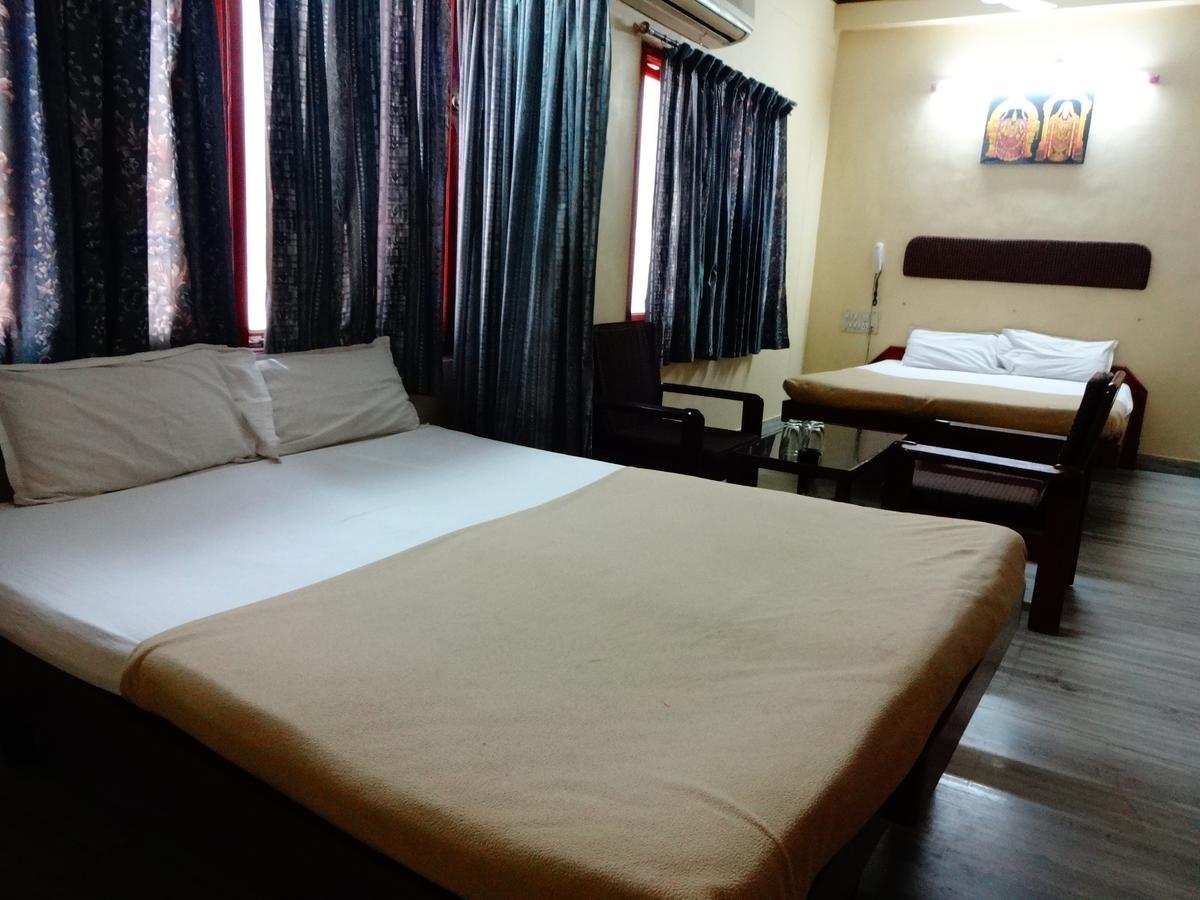 Sri Sai Residency Hotel Tirupati Buitenkant foto