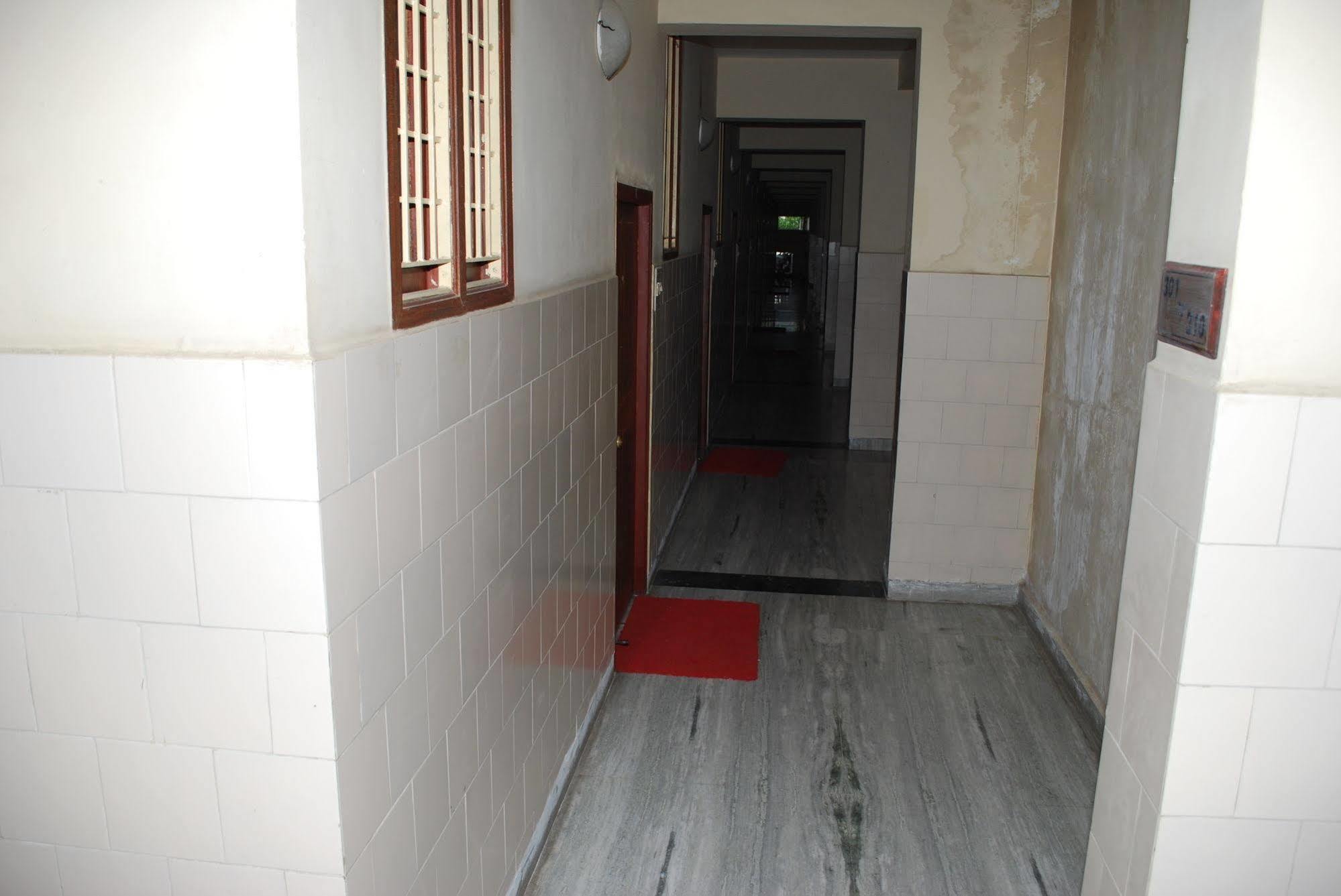Sri Sai Residency Hotel Tirupati Buitenkant foto
